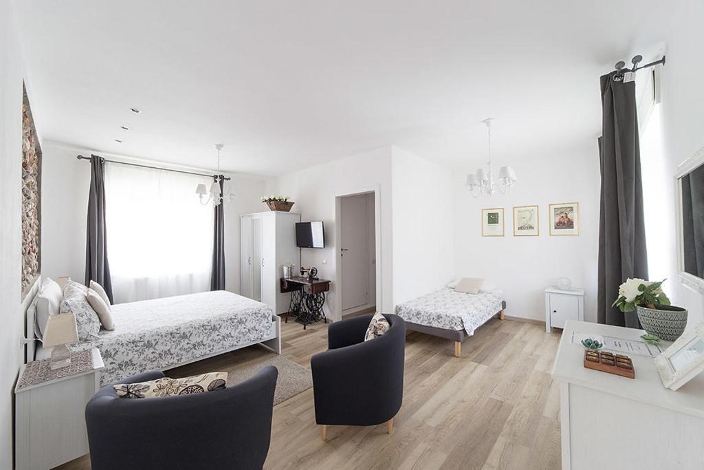 Il Giuelin Malpensa B&B Сомма-Ломбардо Екстер'єр фото